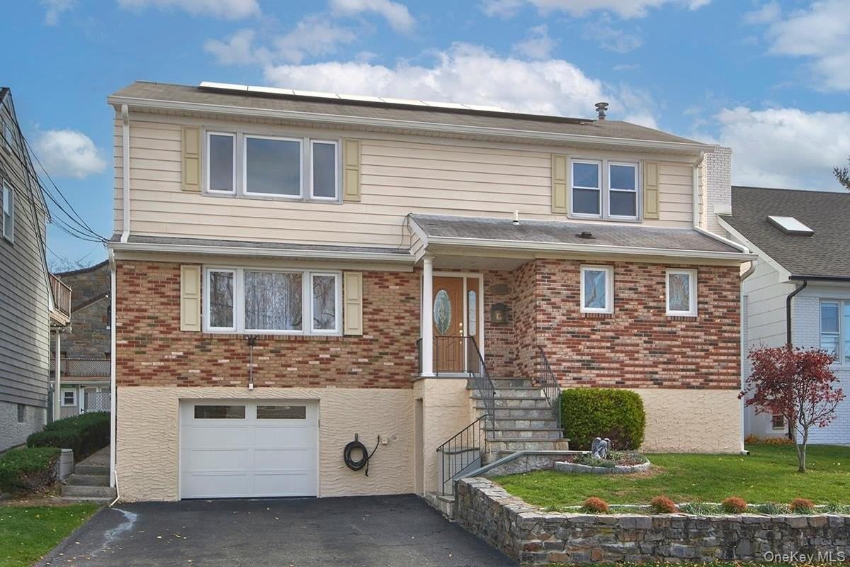 222 Gainsborg Ave E - Photo 2 of 14