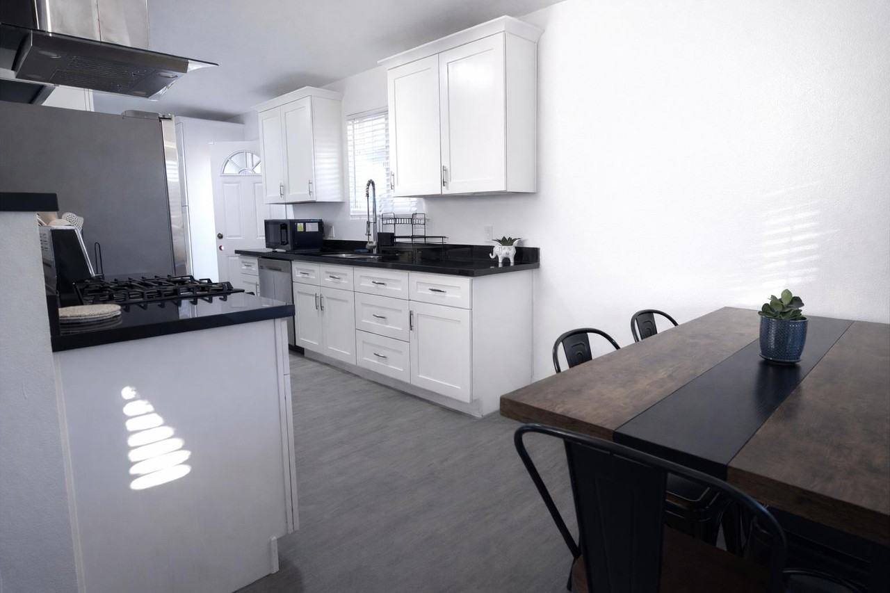 W Gardenia Dr - Photo 4 of 17