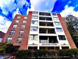 featured image of 190 1st St Apt 5e #5E