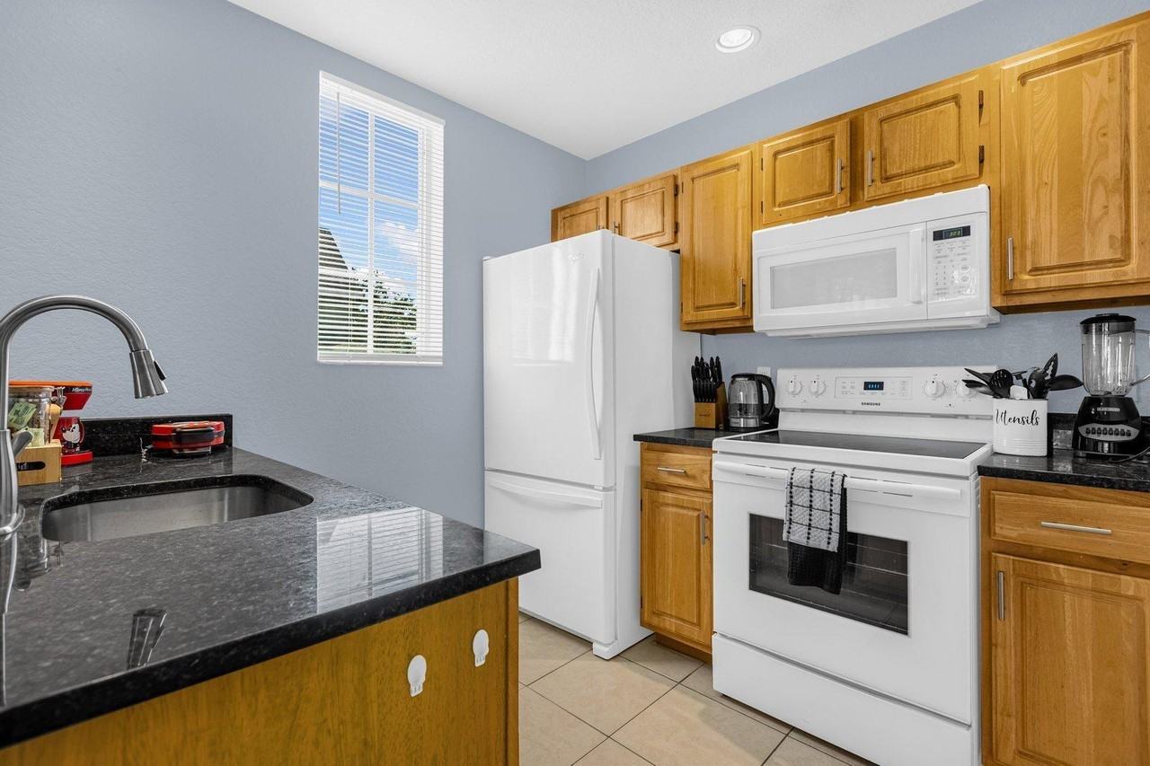 Venetian Bay Dr - Photo 4 of 15