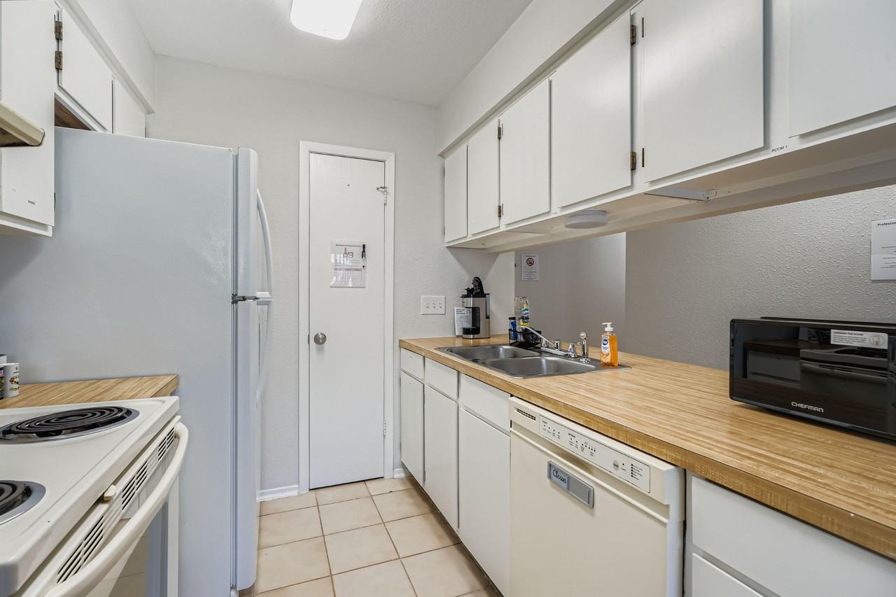 Matthews Ln - Photo 3 of 10