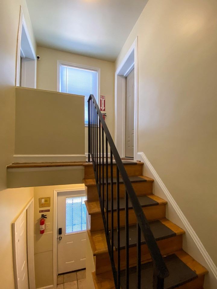 Denver St Se - Photo 6 of 9