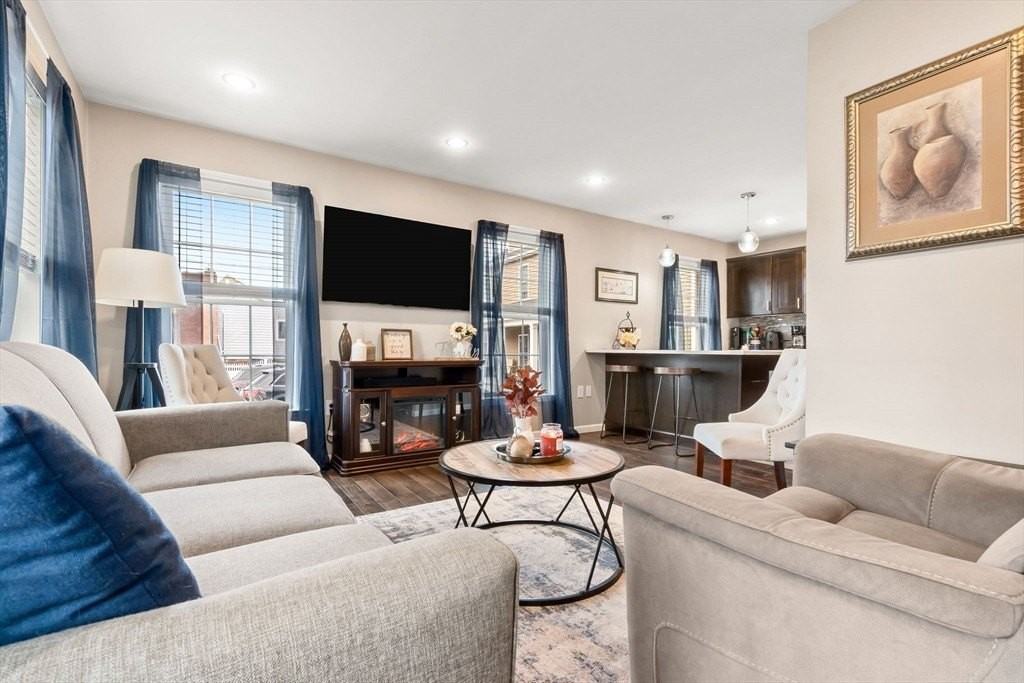 98 Poplar St Unit 2 #2 - Photo 5 of 30