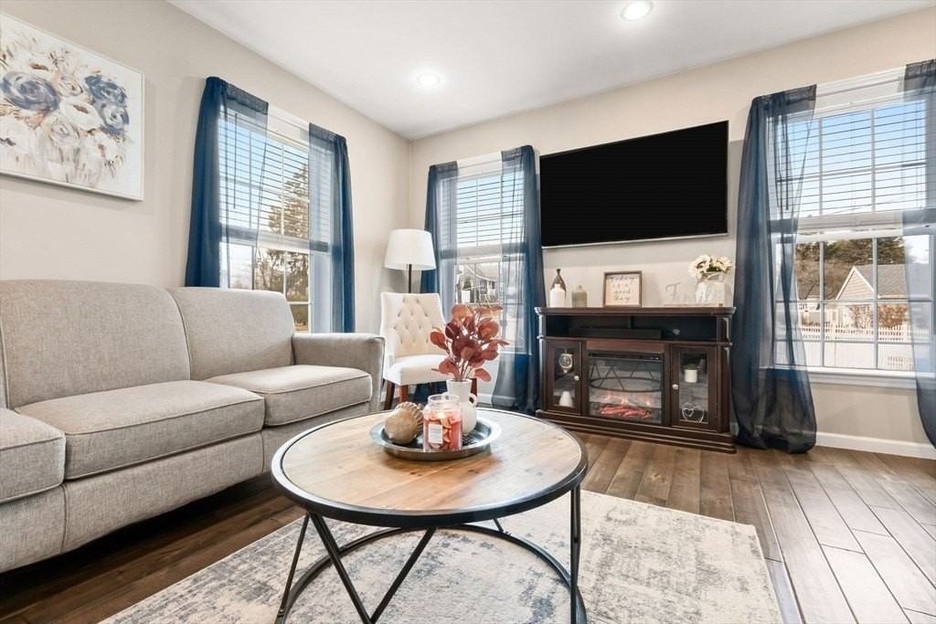 98 Poplar St Unit 2 #2 - Photo 6 of 30