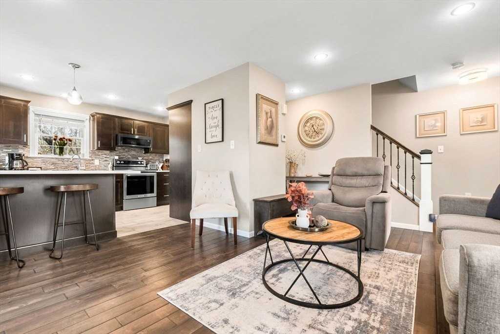 98 Poplar St Unit 2 #2 - Photo 7 of 30