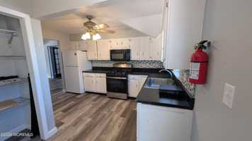 featured image of 164 Port Monmouth Rd Apt B #B