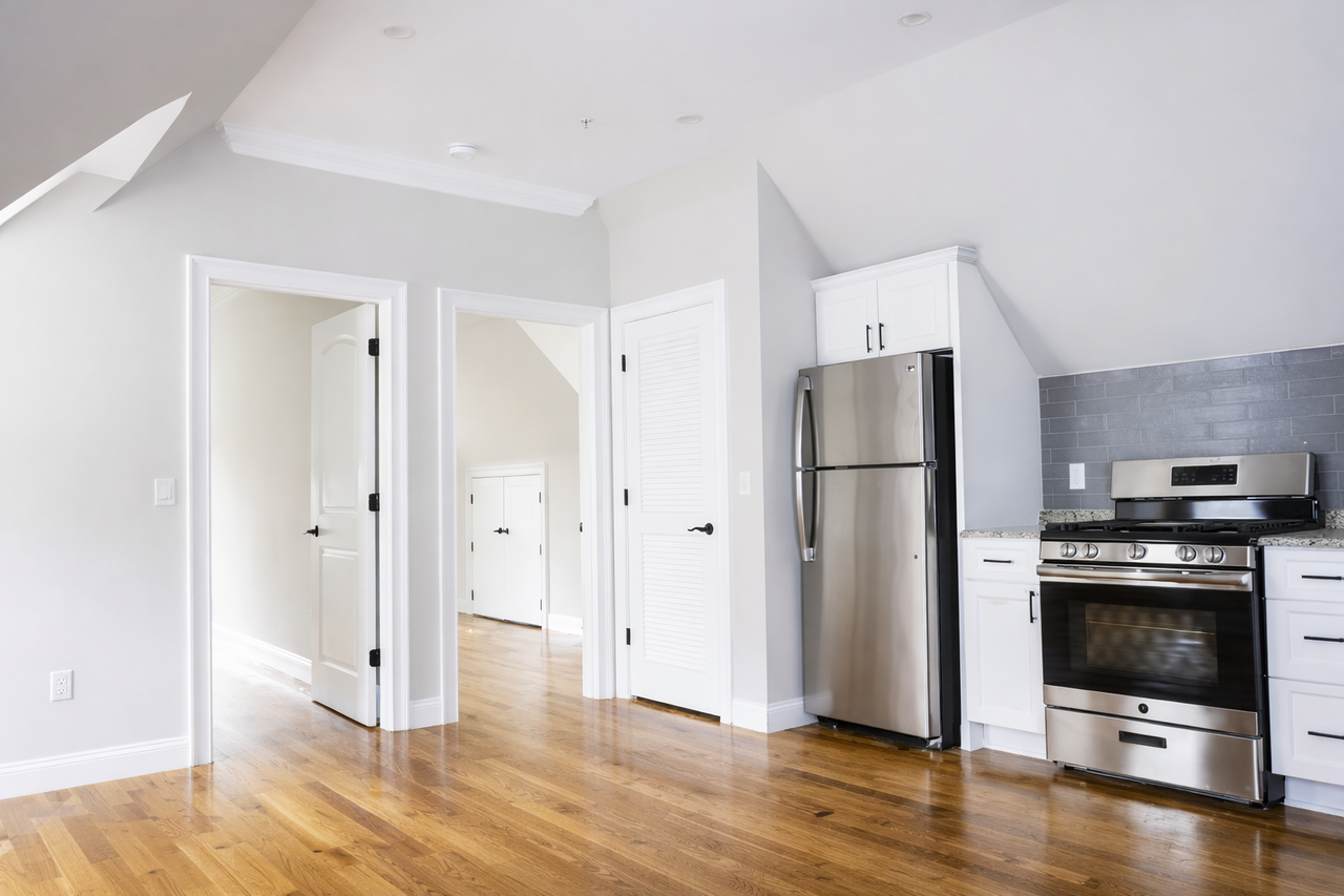 9-11 Woodside Avenue9-11 Woodside Avenue - 3 #3 - Photo 3 of 10