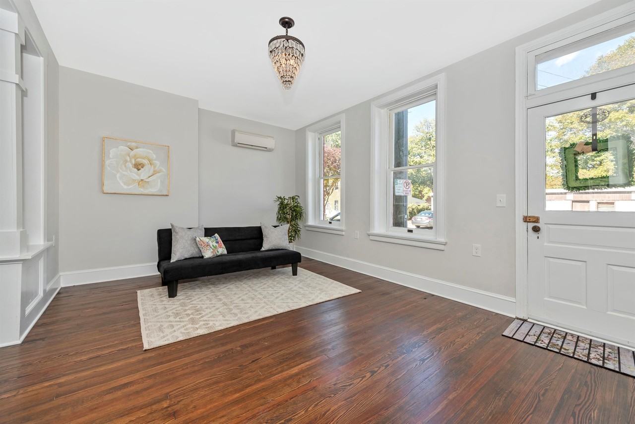 6 W 4th St #1 - Photo 5 of 18