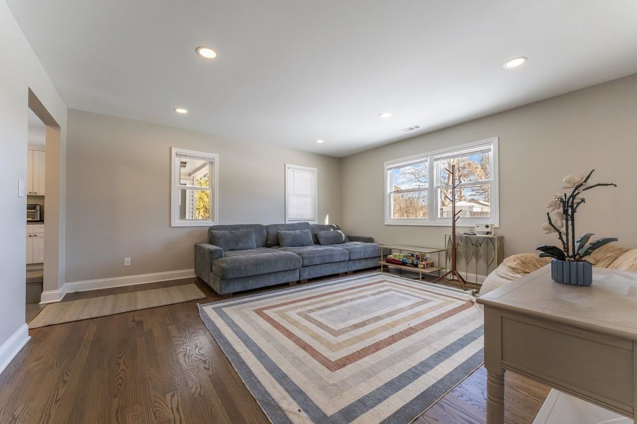 1700 N Linden Ave - Photo 2 of 19