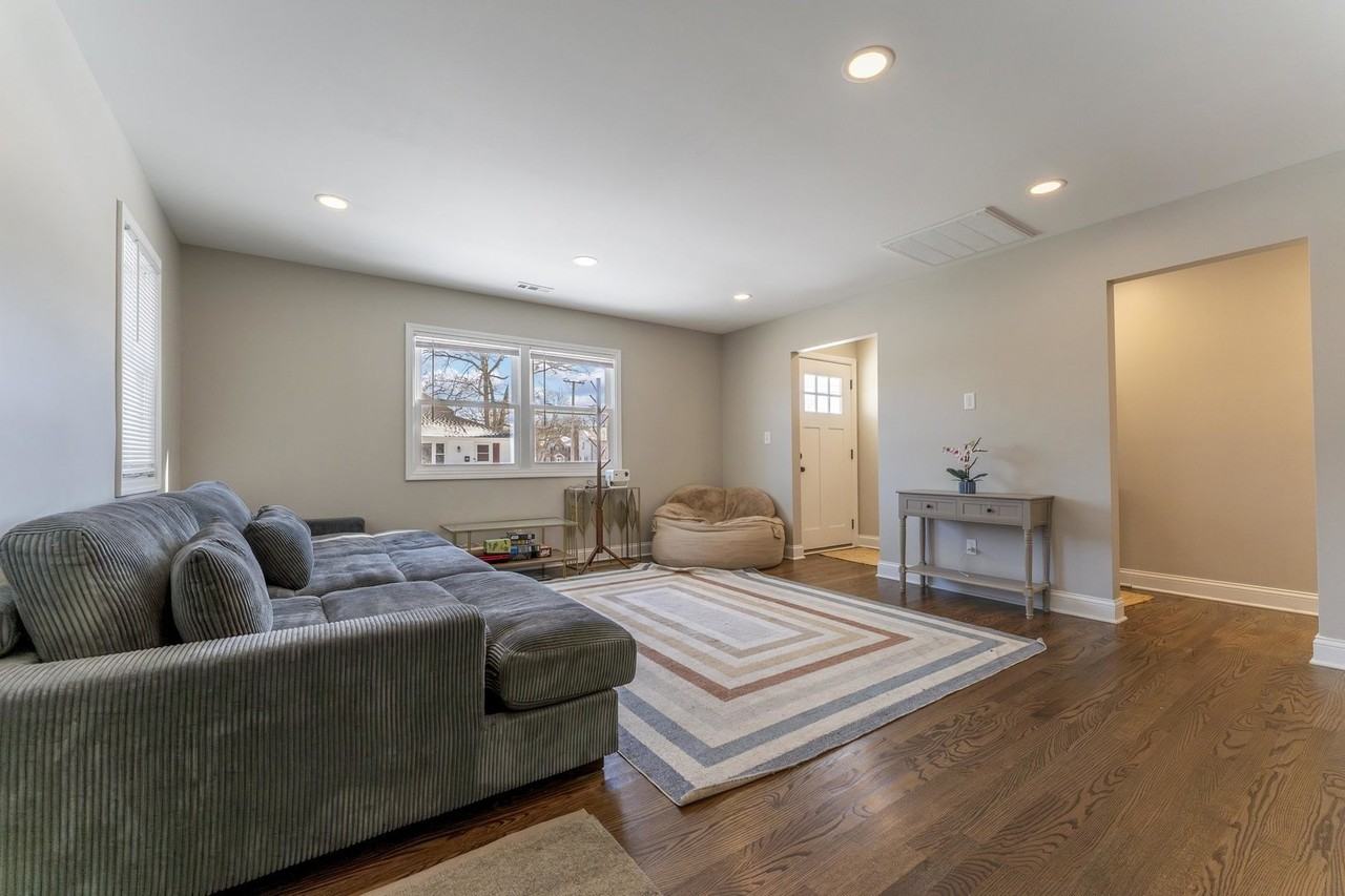 1700 N Linden Ave - Photo 3 of 19