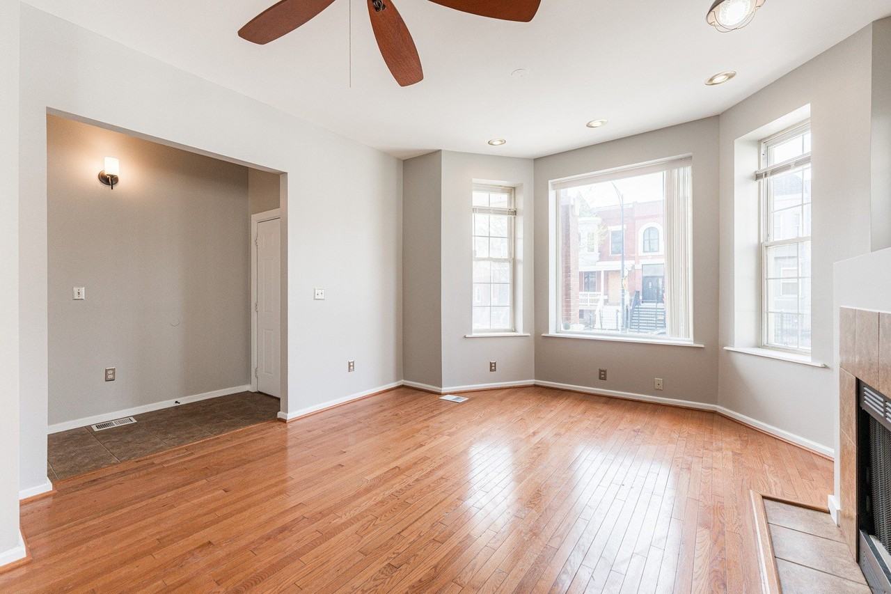 2916 W Warren Blvd Apt 1 #1 - Photo 3 of 16