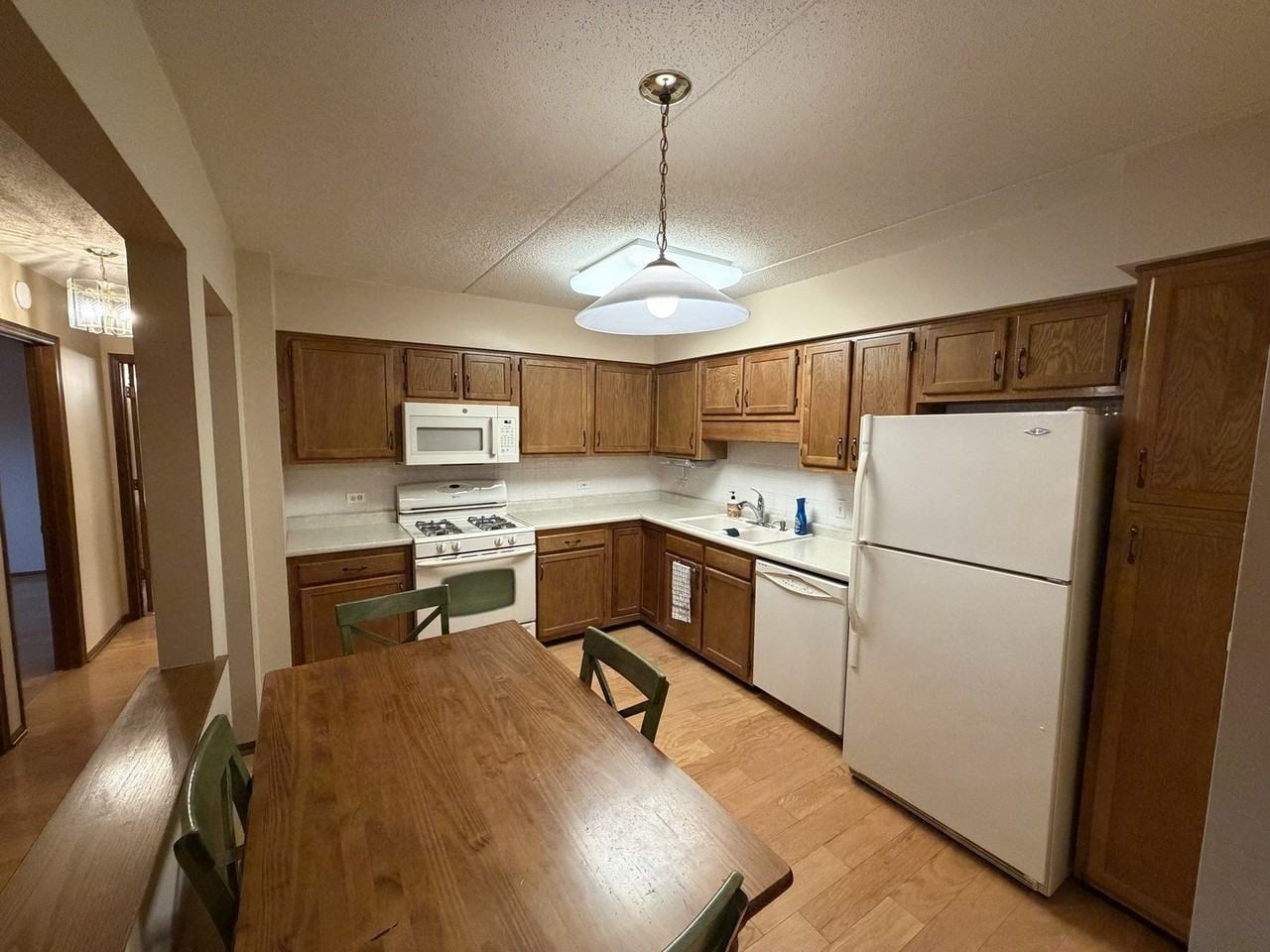 6401 W Berteau Ave Unit 8-201 #8-201 - Photo 5 of 9