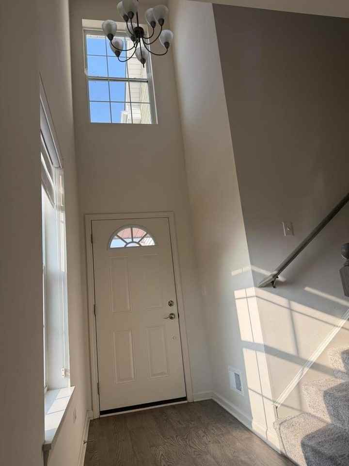 579 Bobby Ann Ct - Photo 2 of 15