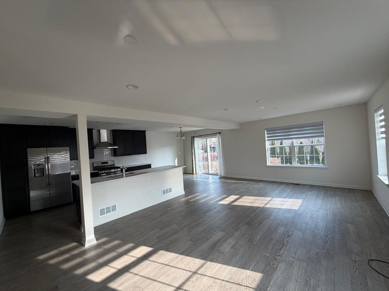 579 Bobby Ann Ct - Photo 3 of 15