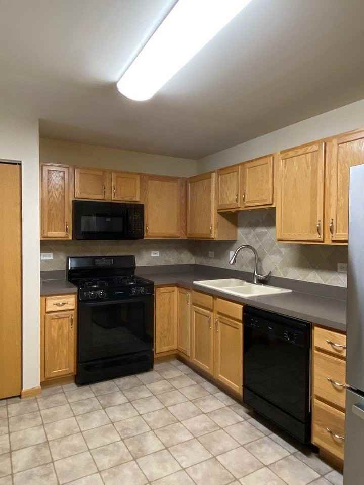 2735 Canyon Dr Unit 2735 #2735 - Photo 4 of 12