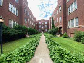 1341 W Touhy Ave Apt 2n #2N - Photo 1 of 1