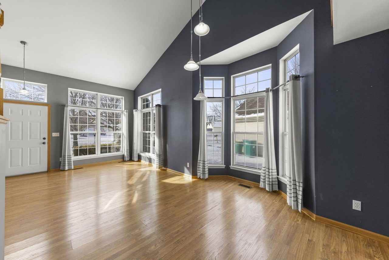 14215 S Longview Ln - Photo 5 of 23