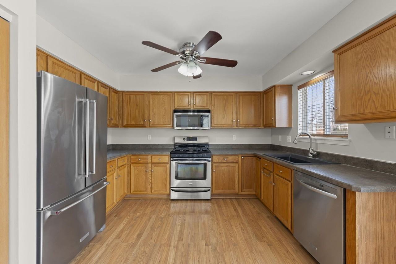 14215 S Longview Ln - Photo 7 of 23