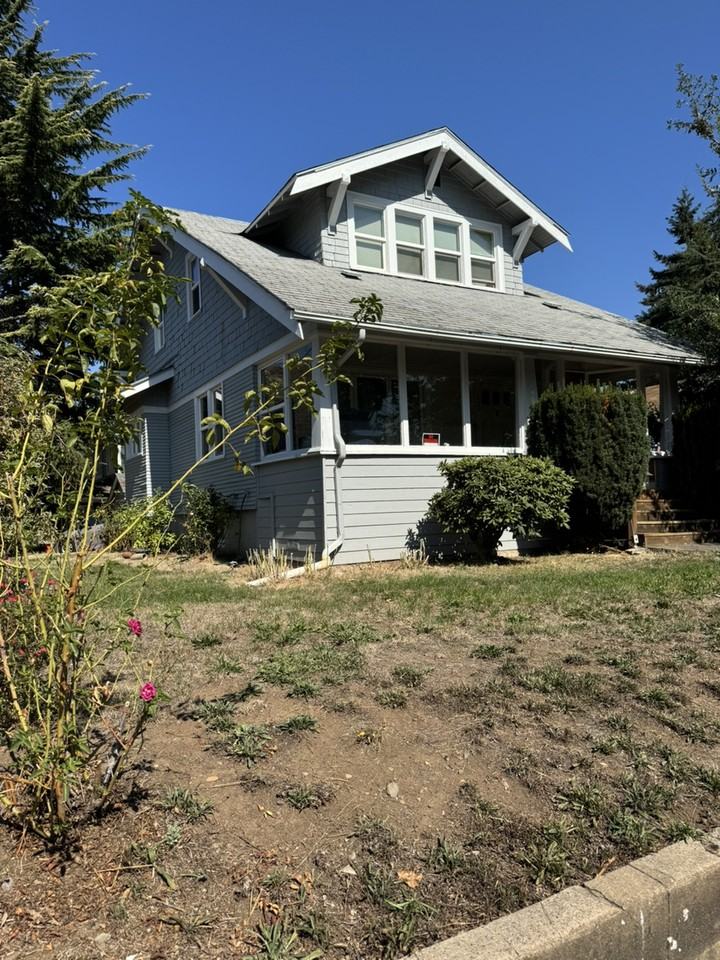 1493 1/2 W 11th Ave - Photo 4 of 8