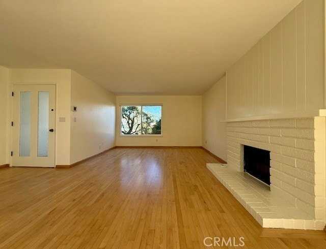 28050 Lobrook Dr - Photo 2 of 14