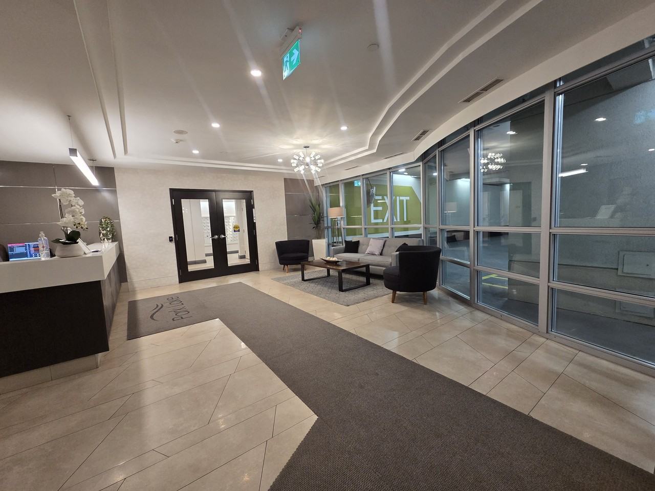 1900 Lake Shore Boulevard West - Photo 3 of 17