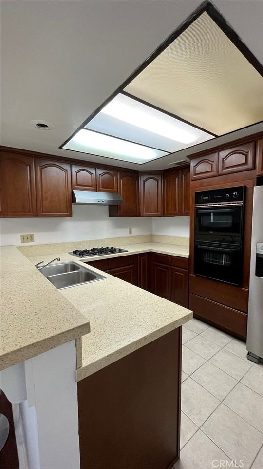 735 Arcadia Ave - Photo 7 of 48