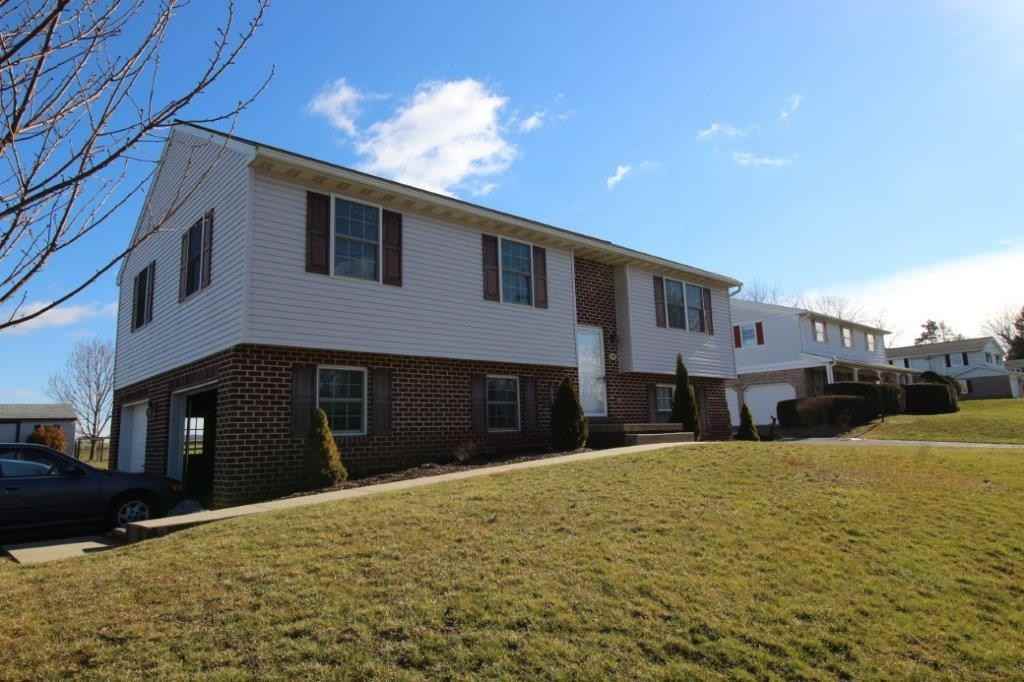 408 Linden St - Photo 2 of 11