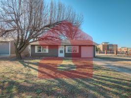 featured image of 224 W 5th St #1