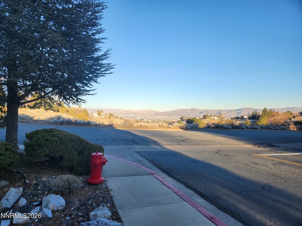 3653 Hemlock Ct - Photo 3 of 25