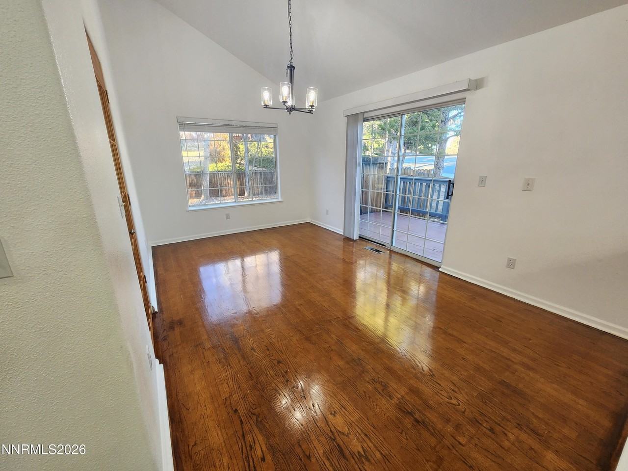 3653 Hemlock Ct - Photo 6 of 25