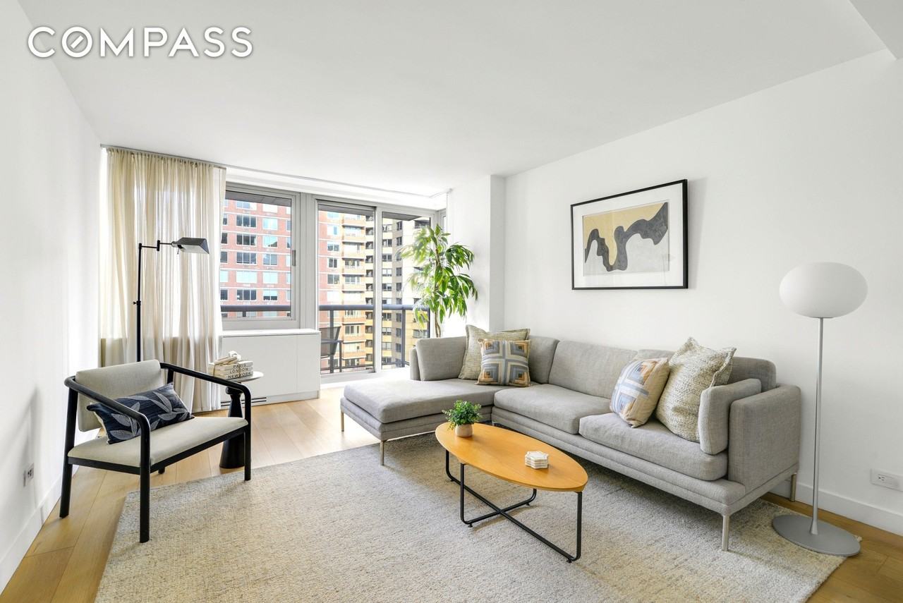 234 E 46th St #1904 - Photo 2 of 24