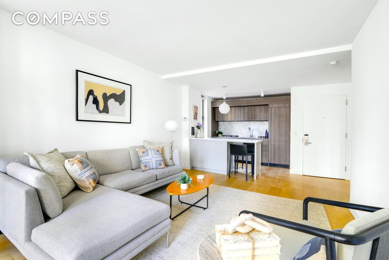 234 E 46th St #1904 - Photo 3 of 24