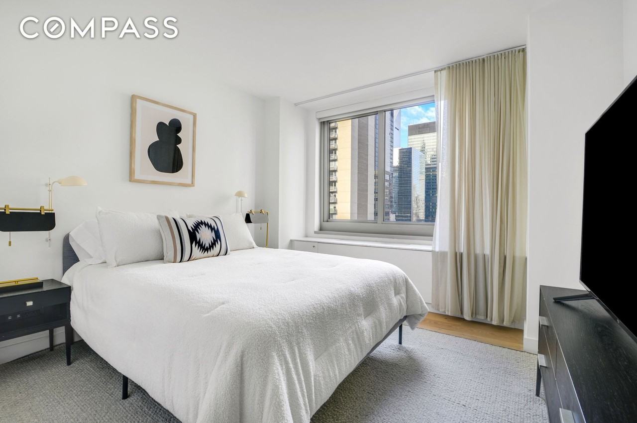 234 E 46th St #1904 - Photo 6 of 24