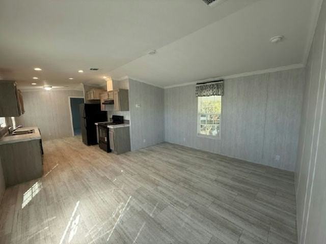 161 Colton St #161 - Photo 2 of 4