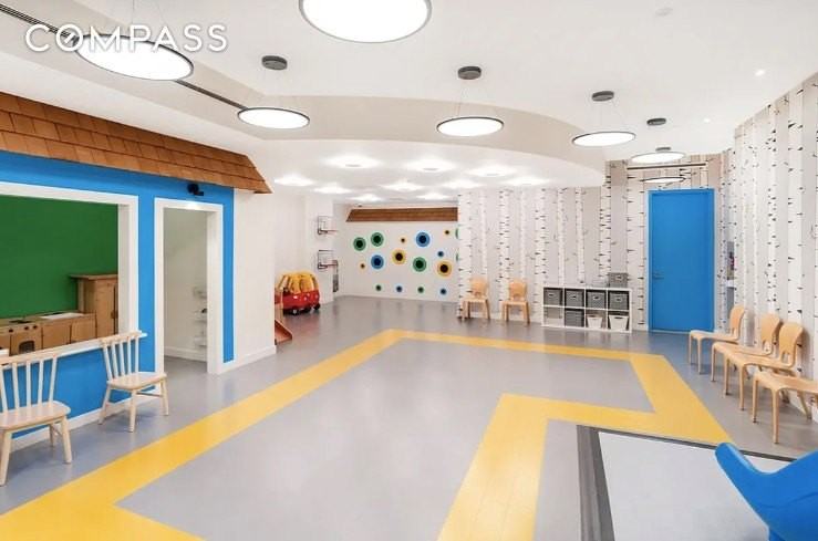 450 E 83rd St #9E - Photo 4 of 5