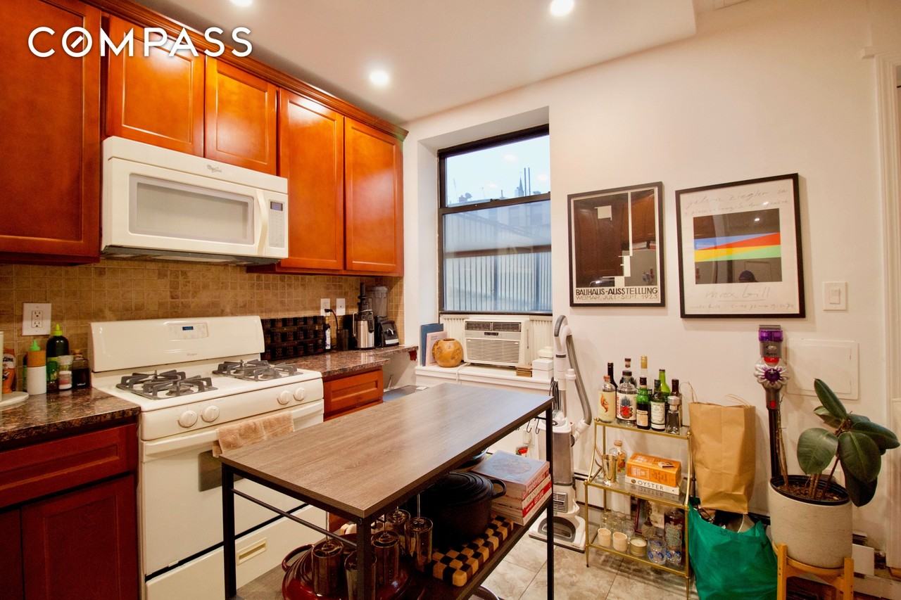 134 Union St #2R - Photo 5 of 24