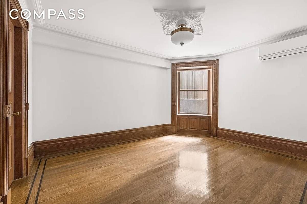 323 Washington Ave #1 - Photo 6 of 11