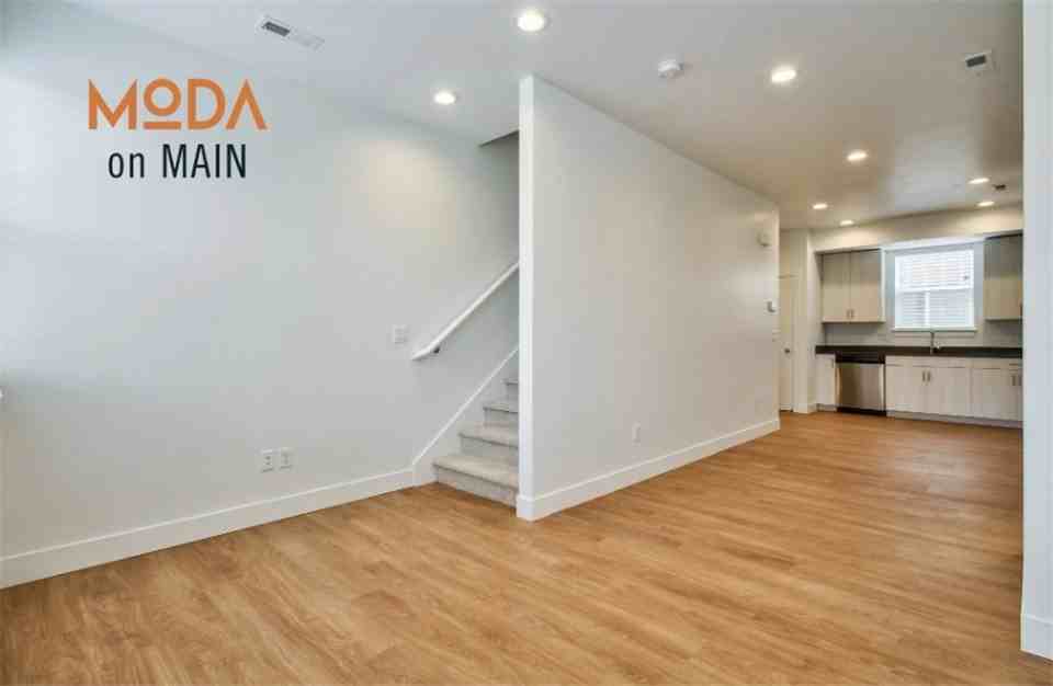 1570 S Main St #102 - Photo 3 of 11