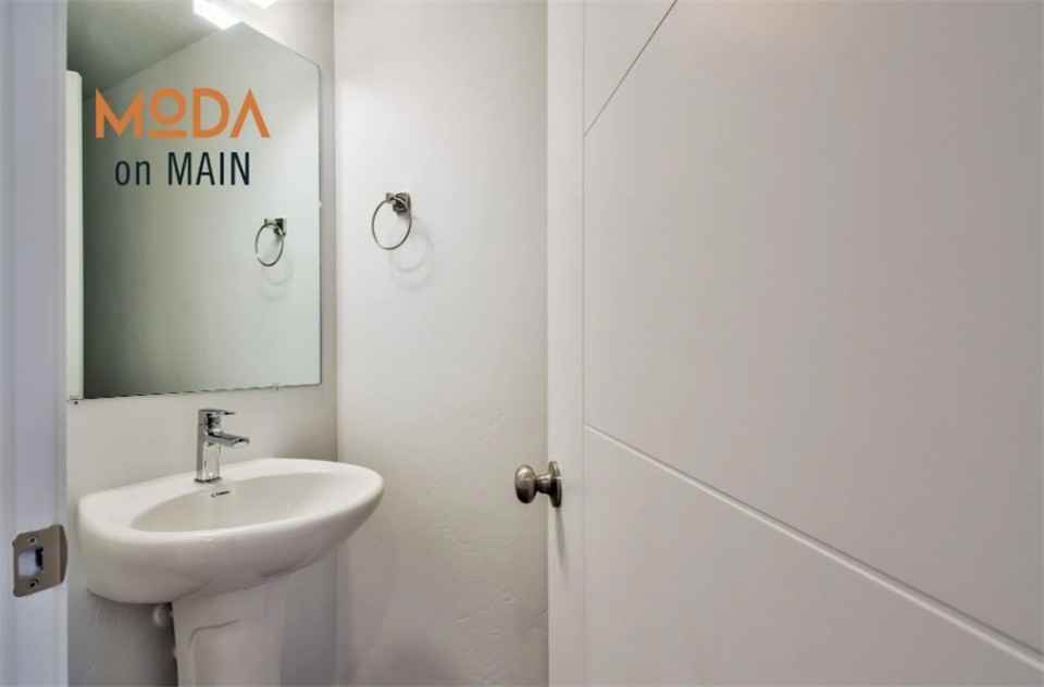 1570 S Main St #102 - Photo 4 of 11