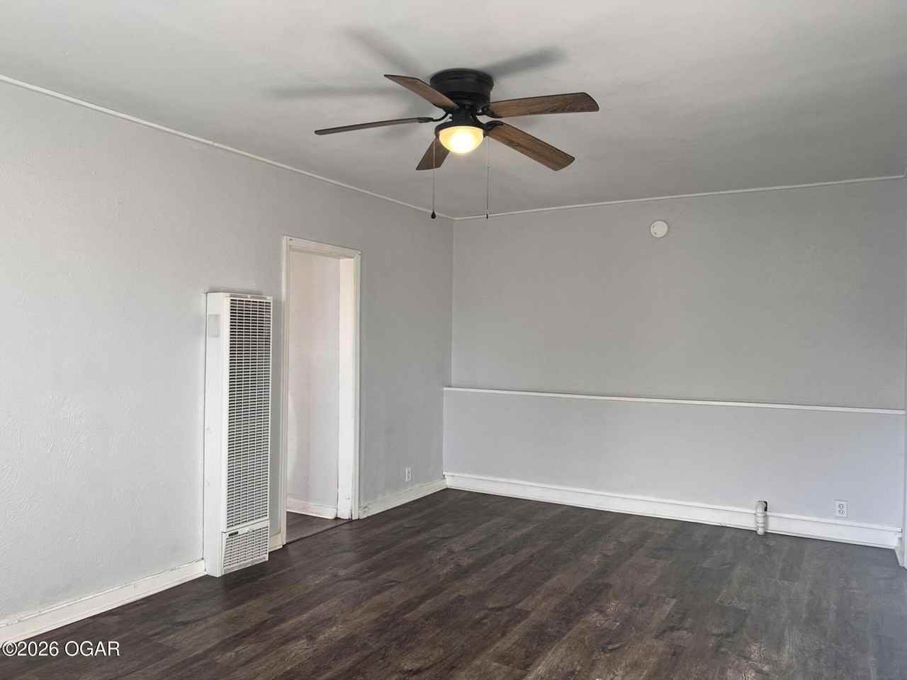 424 W Daugherty St - Photo 4 of 8