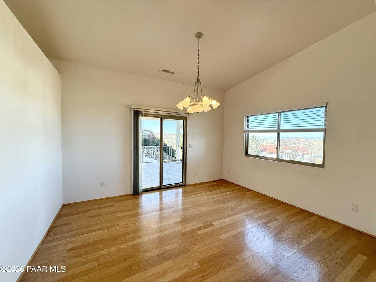 1953 Putnam Pl - Photo 7 of 17