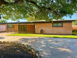 featured image of 3312 W Kansas Ave