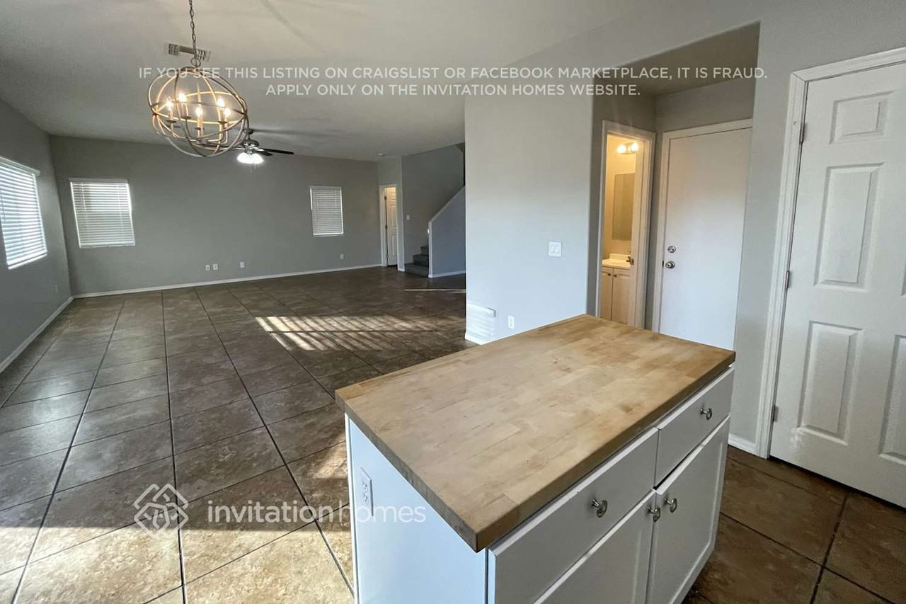 1421 S 123rd Dr - Photo 6 of 16