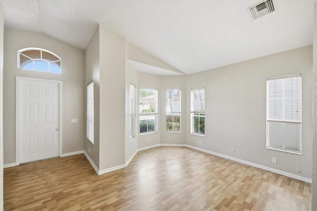 6217 Spring Lake Ter - Photo 4 of 34