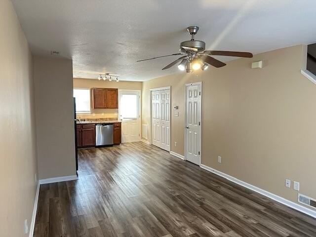 2203 Bower Ln Se - Photo 4 of 15