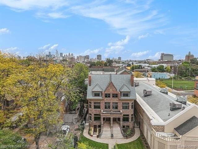 701 W Canfield St #6