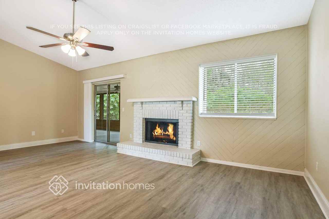 974 Treadway Dr - Photo 4 of 15