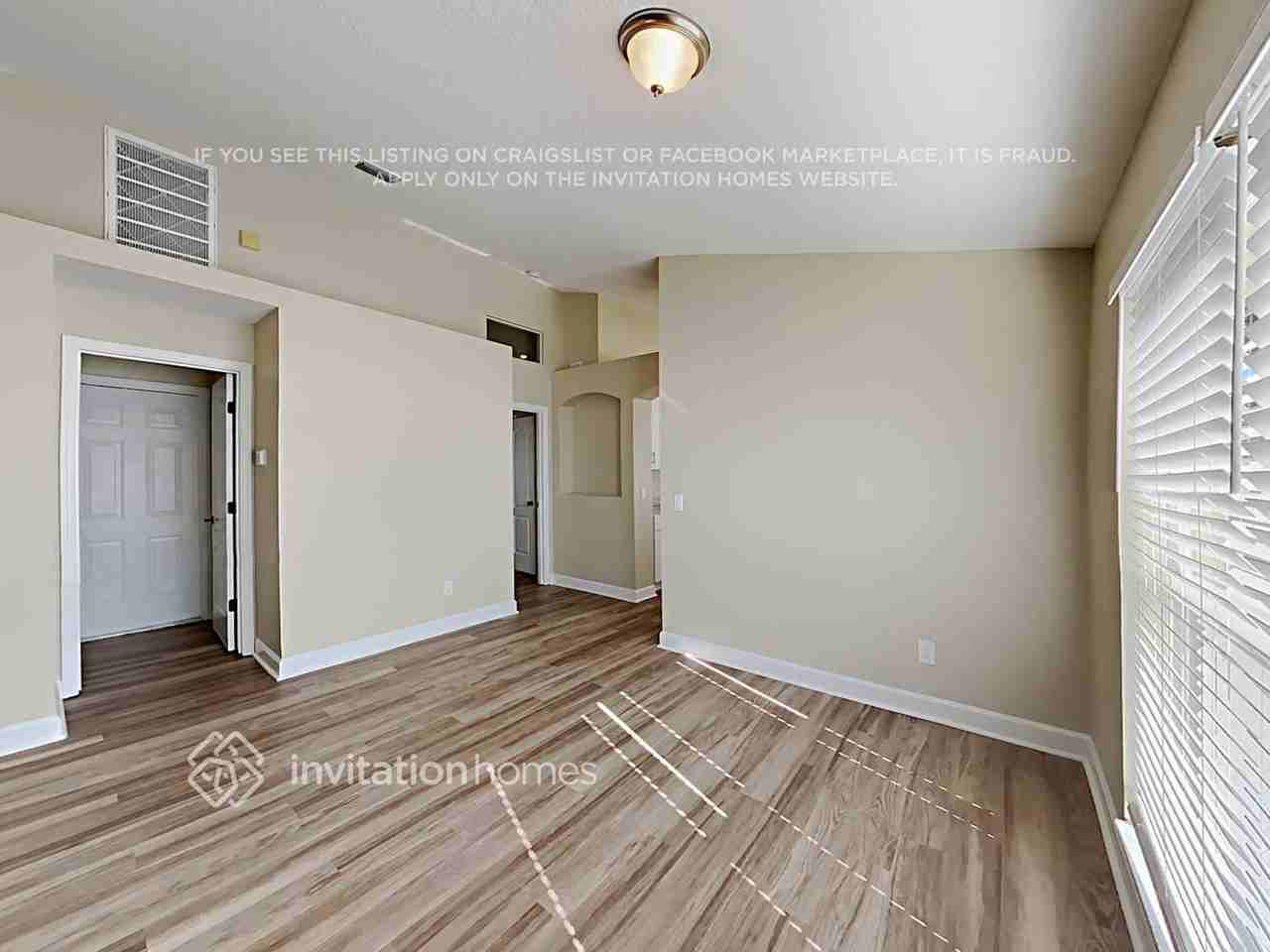 1228 Foxridge Pl - Photo 5 of 17