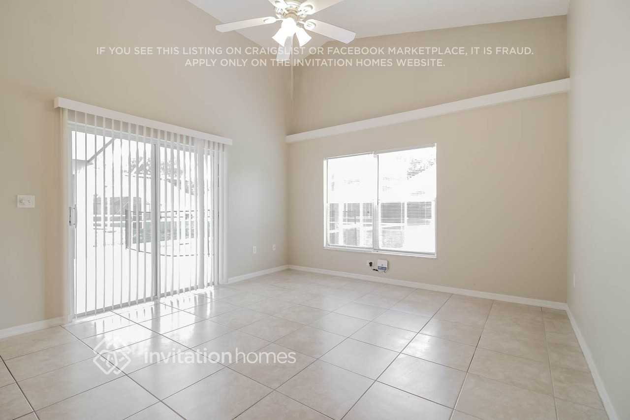 116 Quiet Oak Ct - Photo 3 of 17