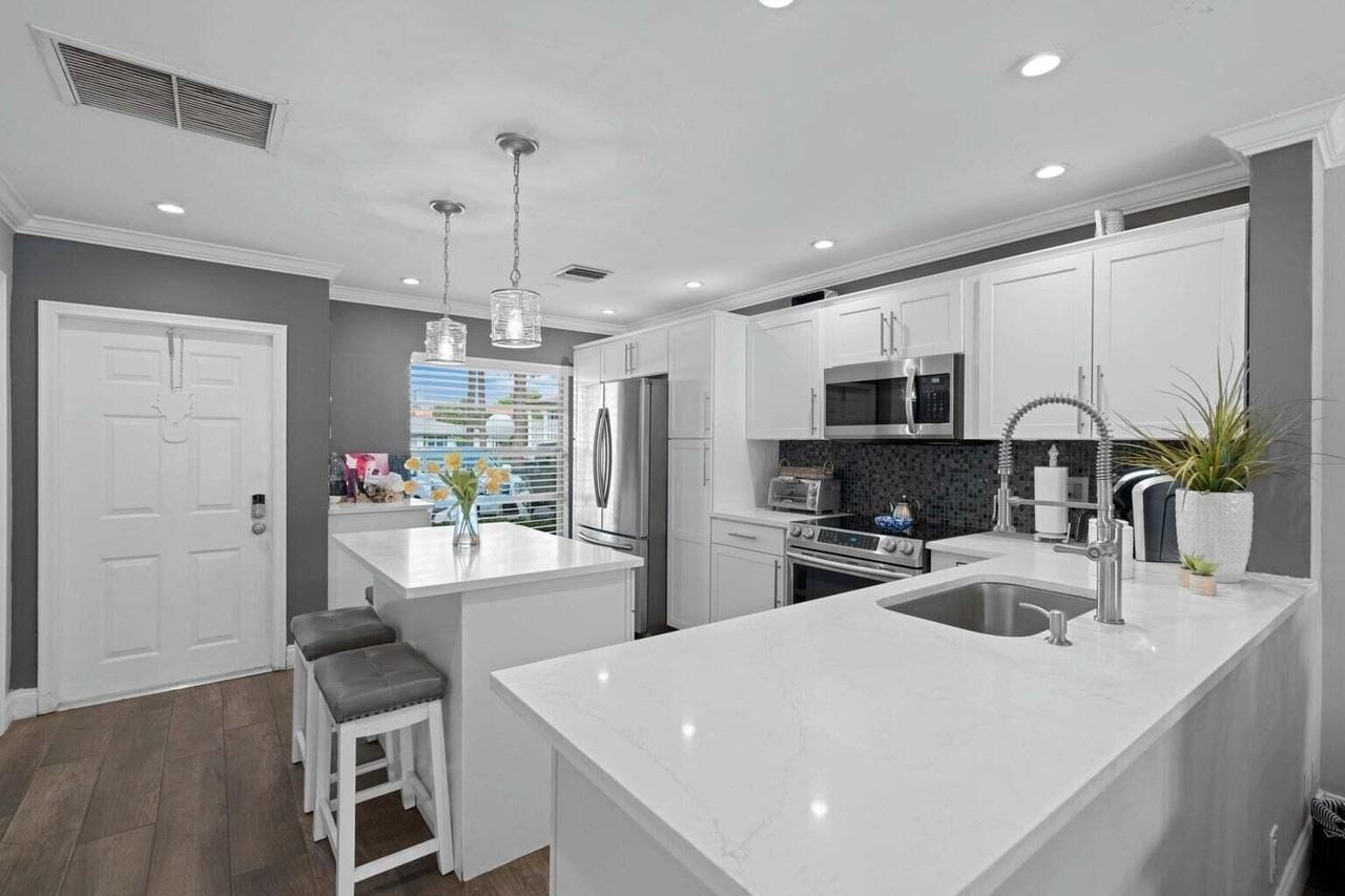 5400 Poppy Pl #B - Photo 2 of 23